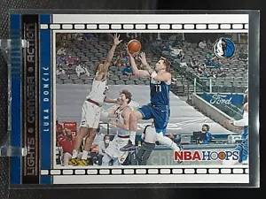 LUKA DONCIC 2021-22 CERCHI LUCI FOTOCAMERA ACTION MAVERICKS - Foto 1 di 1