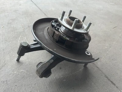 OEM 2015-2018 KIA SEDONA TRASERO IZQUIERDO HUSILLO NUDILLO CUBO RUEDA 52750-2BXXX Foto 1 de 4