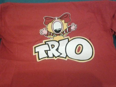 retro 80s T-shirt age 9-11 **TRIO CHOCOLATE BAR** girls boys red RARE new GIFT - Image 1 of 2