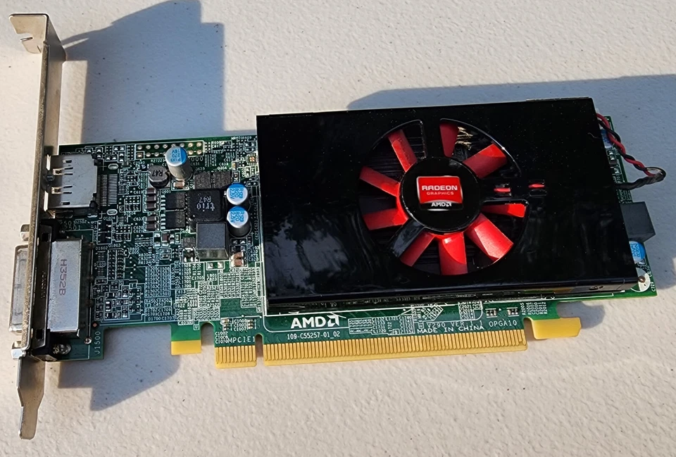 Dell AMD Radeon HD 8570 1GB DDR3 DVI DP Full Height Video Card 8HW0R PCIE - Image 1 of 1