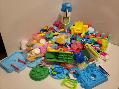Огромный лот из 230 Play-Doh Disney, формы, фигурки, Sweet Shoppe, гамбургеры, пицца... - Изображение 1 из 4