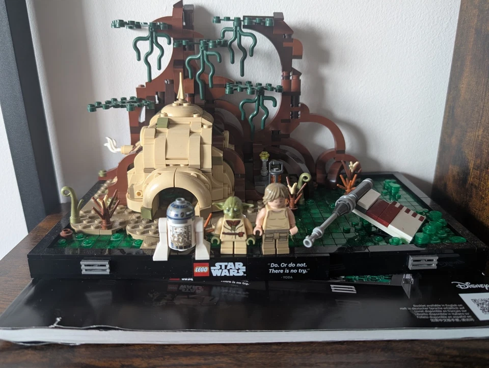 LEGO Star Wars Dagobah Jedi Training Diorama Set With Minifigures - Image 1 of 1