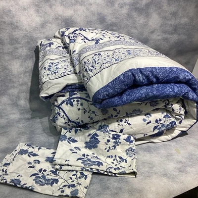 Laura Ashley Charlotte Blue Reversible Duvet Set COVER & INSERT & 2 SHAMS - Image 1 of 4