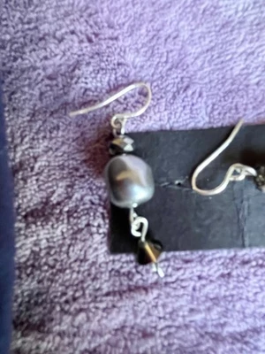 Pendientes anzuelo perla gris plata Foto 1 de 4