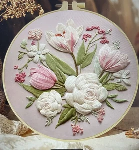 Stickpackung - hübsche rosa-weiße Blumen 20 cm Durchmesser mit Displayrahmen - Bild 1 von 7