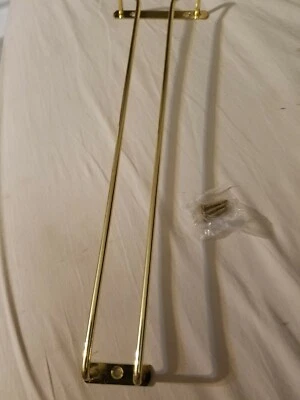 Soporte para vajilla de copa de vino debajo del gabinete BR 16 pulgadas, latón Foto 1 de 4