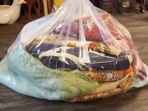 Lot of Quilting Scrap Remnant Craft Fabric Various Sizes Colors Patterns Lot #E - Picture 1 of 4