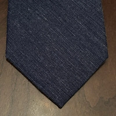 Van Heusen Blue 83% Polyester 17% Viscose Men’s Neck Tie With Clip Made In China - Image 1 of 4