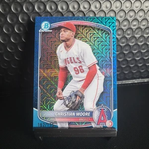🔥 2025 Bowman – Chrome Prospects Christian Moore Navy Mojo Refractor #BCP-107 - Picture 1 of 4