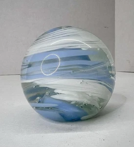 Vintage Signed LONDON 93 Hand Blown Art Glass Paperweight White Baby Blue Swirls - Picture 1 of 14