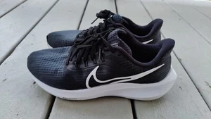 Men's Size 7 - Nike Air Zoom Pegasus 39 Black White Dark Smoke Grey  - Picture 1 of 8