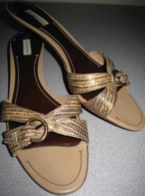 AUTÉNTICA SANDALIA BURBERRY BEIGE Y DORADO TACÓN GATITO TALLA 9/39 - ITALIA Foto 1 de 4