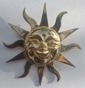 Golden Smiling Sun Solar Brooch Vintage Celestial Jewelry Marked Alva Studios - Picture 1 of 8