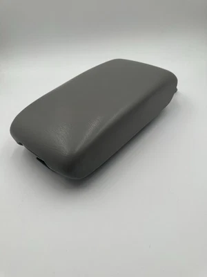 2002-2006 Toyota Camry Gray Center Console Vinyl Armrest Lid Storage OEM — 第 1/4 张图片
