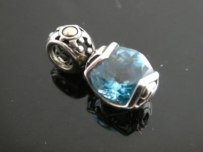 Colgante de plata de ley 925 y oro amarillo de 18k con piedras preciosas de topacio azul JOHN HARDY Foto 1 de 4