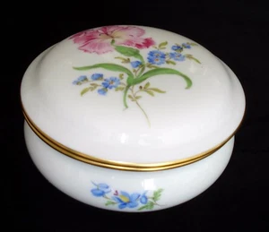 Vintage Meissen Porcelain Lidded Trinket Box Floral with Gold Trim 3 1/2" diam. - Picture 1 of 8