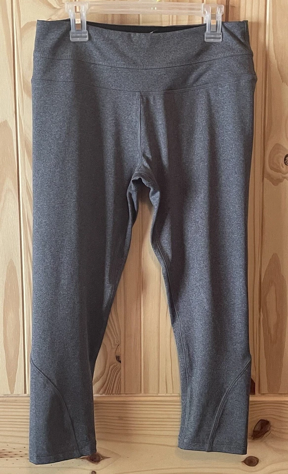 Miraclesuit Women's Medium Gray Performance Capri Legging Yoga Pants Athletic - Image 1 of 4