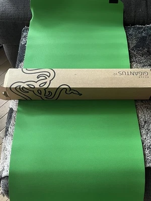 RAZER Green computer pad 3 feet - Image 1 of 3