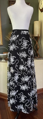 Maxi Falda Chetta B ~ Bloom & Noviello ~ B&W Bordado Cinta Floral Transparente 14 Foto 1 de 4