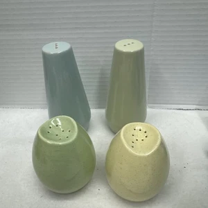 SALT & PEPPER SHAKERS Ceramic MCM colors set of 4 Vintage - Picture 1 of 6