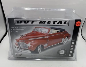 Testors 670004 1:18 Scale Hot Metal 1941 Chevrolet Convertible Kit NEW - Picture 1 of 21