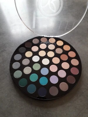 Palette de maquillage 40 pour les yeux Yves Rocher - Photo 1/3