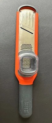 Joseph Joseph Handi-Rost 2-in-1 Mini Reibe und Hobel, rasiermesserscharf rostfrei - Bild 1 von 4