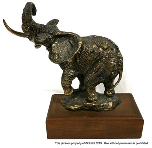 FIGURINE ÉLÉPHANT EN BRONZE SIGNÉE WALLY SHOOP sculpture sur socle bois - Photo 1/6