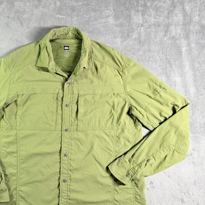 Camisa REI Para Hombres Manga Larga Abotonada Verde Claro Senderismo Aire Libre Talla M Foto 1 de 4