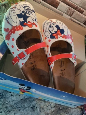 Tamancos colecionáveis náuticos raros Birkenstock Maria Disney Mickey e Minnie tamanho 9 - Imagem 1 de 4