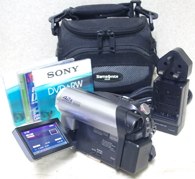 Panasonic VDR-D50 DVD Video Camera 42x Case Charger Cables Battery VGC  FREEPOST - Image 1 of 4