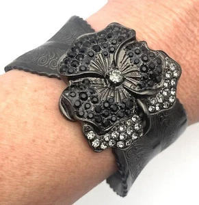 Corsage Flower Clamper Bangle Bracelet Gunmetal Rhinestones Flower Bold 7” - Picture 1 of 10