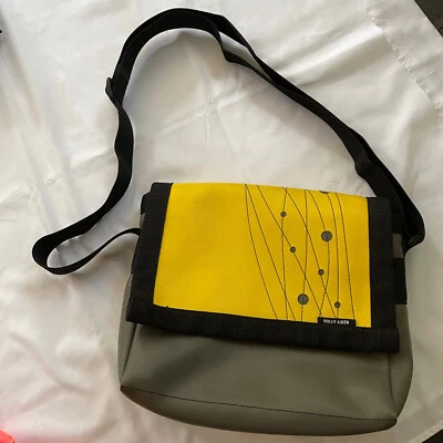 Usado en Excelente Condición Holly Aiken Vegano Vinilo Lunares Bandolera Mensajero Bolso de Pañales Cartera Monedero  Foto 1 de 4