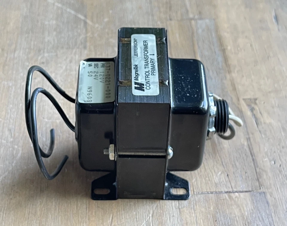 MAGNETEK 637-0221-000 CONTROL TRANSFORMER - Image 1 of 4