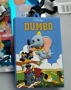 Dumbo Bag Clip: Poster Flying Elephant Feather Crows Disney Ser 42 Classic - Picture 1 of 12