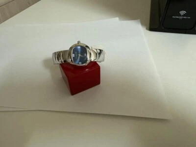 Reloj de acero inoxidable NOS para dama SAINT HONORE Paris HECHO EN SUIZA Foto 1 de 4