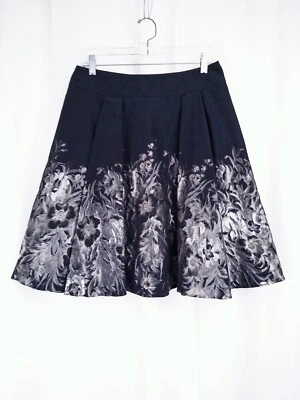 Saia Jacquard Floral Plissada Armani Collezioni Linha A Preta/Prata Metálica 6 - Imagem 1 de 4