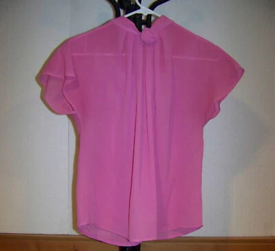 BLUSA FEMININA VINTAGE (ANOS 90) ROSA QUENTE MANGA CAP (TAMANHO PEQUENO ou MÉDIO?) - Imagem 1 de 4