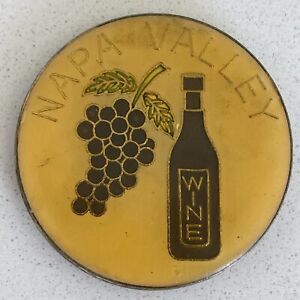 Nappa Valley Wine Country Grapes & Bottle 1.5 in. Diameter Enamel Magnet