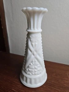Vintage Anchor Hocking Milk Glass Stars And Bars Bud Vase - Picture 1 of 7