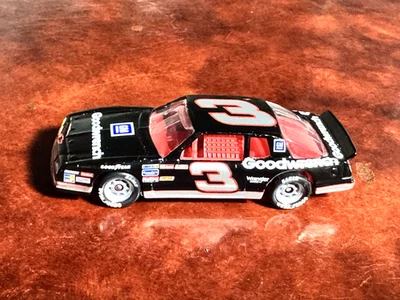Coche Lionel 1/64 exclusivo Dale Earnhardt SR 2025 Goodwrench 1988 Monte Carlo Foto 1 de 4