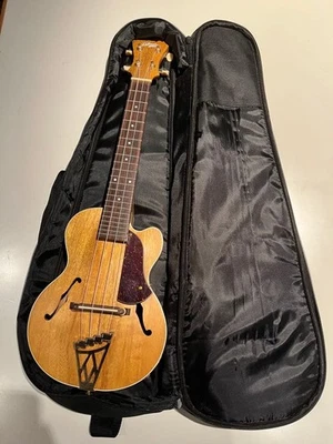 Ukelele D'Angelico New York Giulietta MU-6CPS con estuche Foto 1 de 4