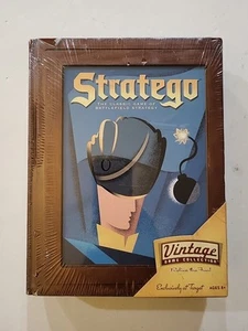 Colección de juegos Stratego vintage con caja de libros de madera NUEVO EN CAJA NUEVO SELLADO DE FÁBRICA - Imagen 1 de 6