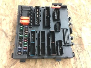 2004 saab 93 fuse distribution box ( 519020119 ) 2003-2007 trunk fuse box - Picture 1 of 3