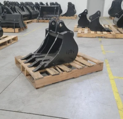 全新 18 英寸 挖掘机桶 适用于小松 PC45 带耦合器销 — 第 1/4 张图片