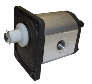 Flowfit Hydraulic Gear Pump, Group 3, 77CC, 1" Inlet & 3/4" Outlet BSP Ports - Picture 1 of 1