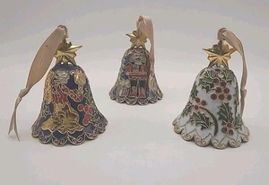 3er Set Vintage Cloisonné Glocke Ornament Emaille Gold-Stechpalme-Engel-Nussknacker 3" - Bild 1 von 5