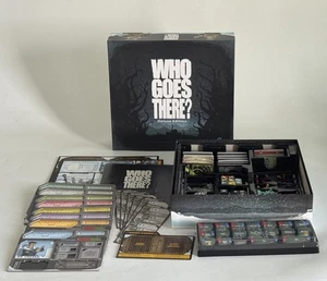 Wer geht da hin? Deluxe Edition Brettspiel Zertifizierbar Studios Komplett - Bild 1 von 17