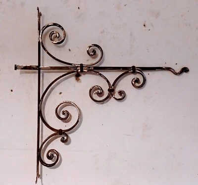 Reggimensola , supporto reggi lanterna in ferro pieno forgiato e battuto a mano  - Immagine 1 di 4