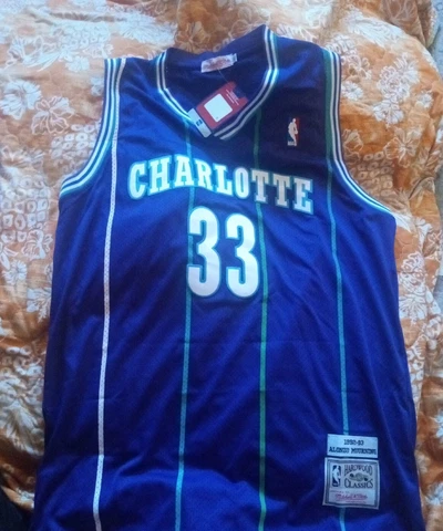 Large Alonzo Mourning Charlotte Hornets #33 (Purple) NBA Jersey Brand New Cover